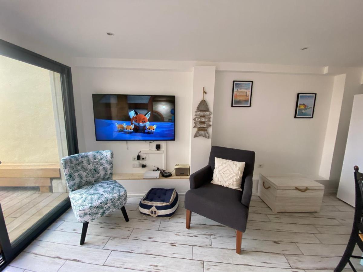 Ferienhaus Charentaise 6-8 Personnes Avec Piscine *